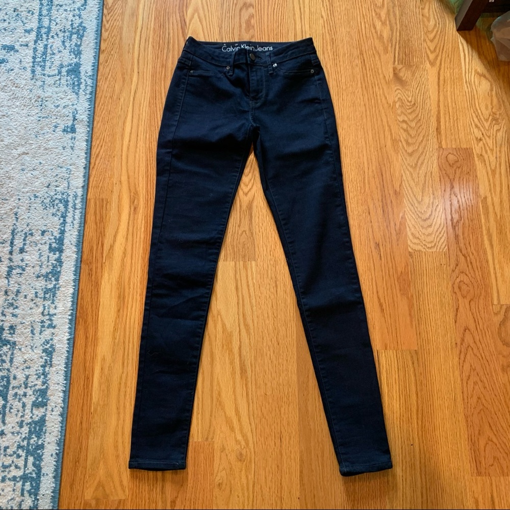Calvin Klein Dark Jegging Jeans - Size 25